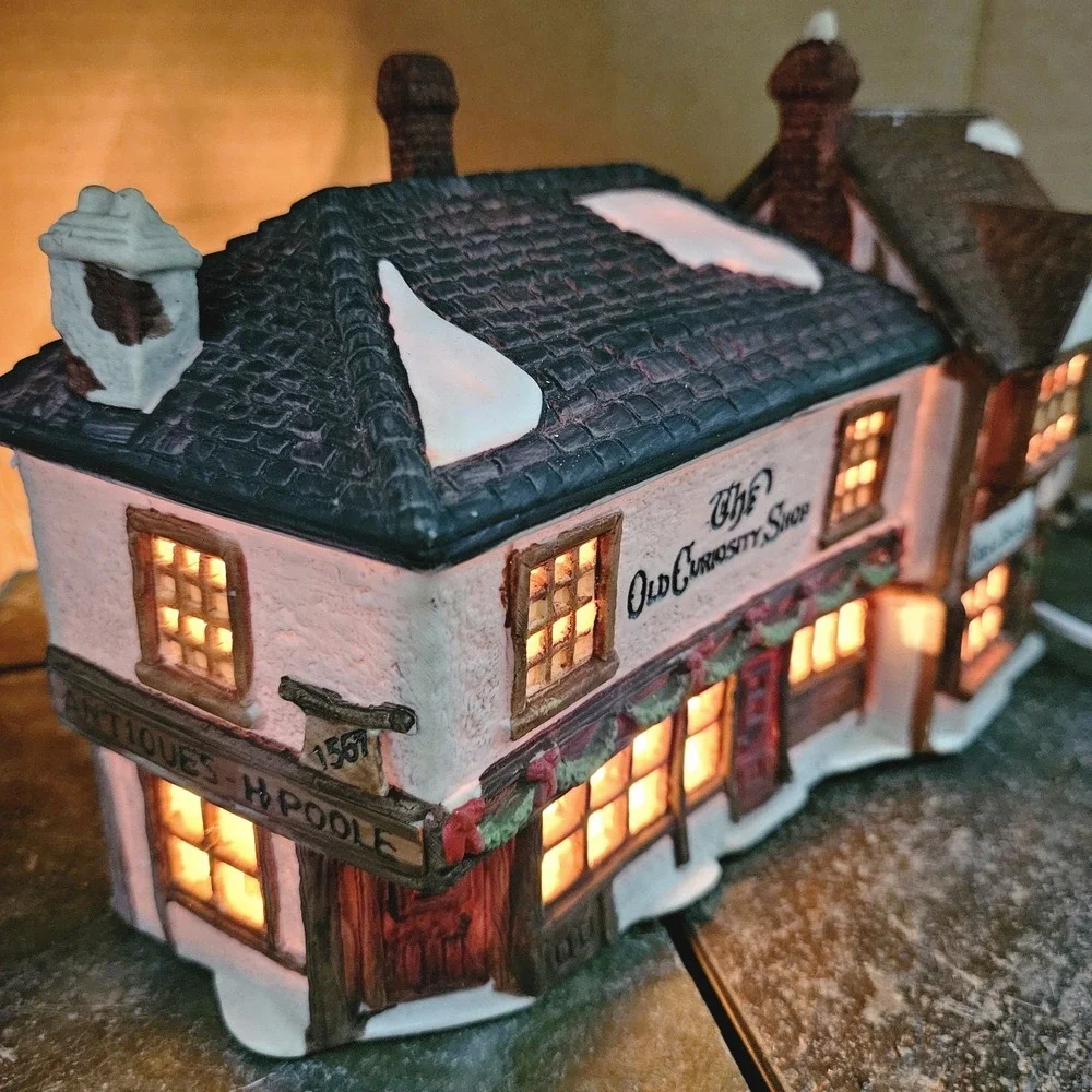 Dept 56 Dickens Village Old Curiosity Shop Retired w/ Box Insert Cord Bulb